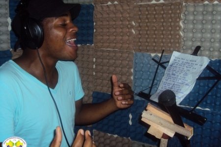 Proyecto musical dedicado al desplazamiento forzado ya tiene sonido propio