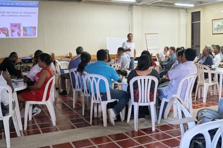 Los nuevos estudiantes y docentes de la Unipacífico recibieron capacitación en programación neurolingüística y técnicas de aprendizaje