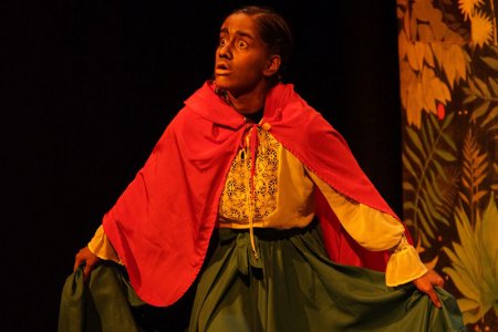 Buenaventura llega la obra de teatro Caperucita Colorá