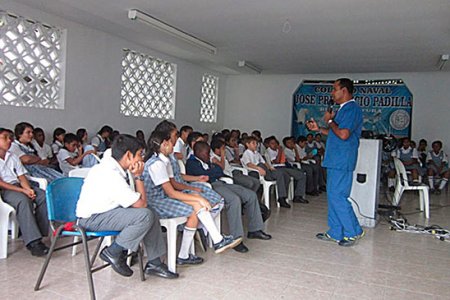 Inician campaña en colegios para disminuir los embarazos en adolescentes