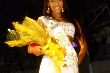 Shirley Muñoz Castro es la Chica Bahía 2011