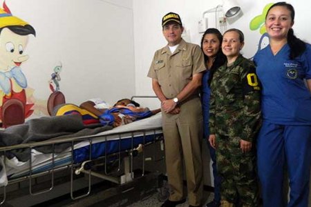 Médicos de la Armada Nacional atienden parto de urgencia de una habitante de la zona rural de Buenaventura