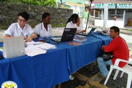 Moradores de la comuna 11 fueron receptivos ante la campaña de fortalecimiento institucional de la cultura ciudadana