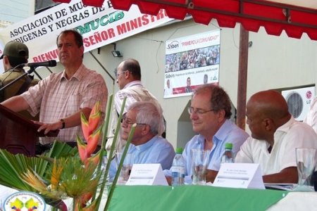 Ministro de Agricultura Juan Camilo Restrepo, lanzó convocatoria para la pesca artesanal