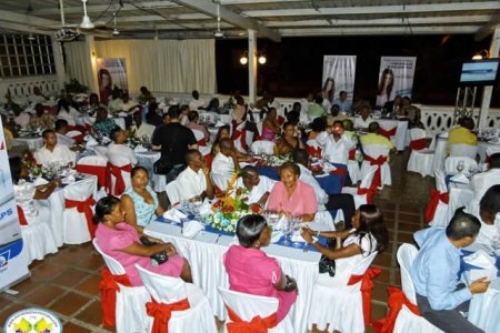 Asamblea Departamental y Comfandi exaltaron dirigentes e instituciones que han generado liderazgo pacífico