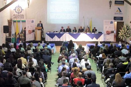 Las contralorías del país deben realizar un control pedagógico y no coercitivo: Auditora General de la República