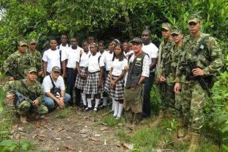 ARMADA NACIONAL, GOBIERNO LOCAL Y EMPRESA PRIVADA DESARROLLAN PROYECTOS PRODUCTIVOS EN BUENAVENTURA