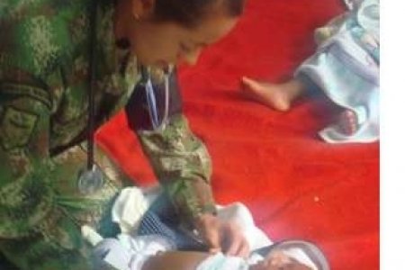 LA ARMADA NACIONAL BRINDA APOYO A LOS DAMNIFICADOS POR EL DESBORDAMIENTO DEL RÍO MIRA EN EL DEPARTAMENTO DE  NARIÑO