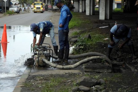 Reparado el daño en tubería de 24 pulgadas que afectó el servicio de agua para el centro de la ciudad