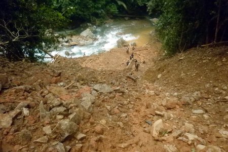 Alerta naranja por derrumbe en río Escalerete y crítica prestación del servicio de agua en Buenaventura