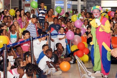 Centro Comercial Viva Buenaventura celebró el Día de la Niñez y la Recreación