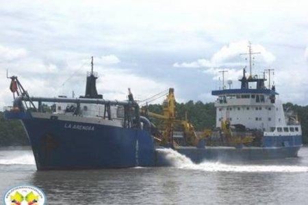 AVANZAN TRABAJOS DE  DRAGADO EN  EL TERMINAL MARITIMO DE BUENAVENTURA