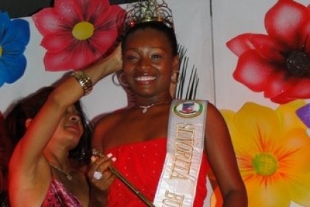 La Srta. Elvia Yeseli Perea Asprilla representante de la Comuna 6, es la nueva Soberana de los Bonaverenses