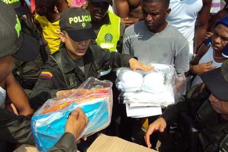 El Distrito Especial de Policía Buenaventura inicia actividades preventivas  con la campaña, entrega un arma y salva una vida