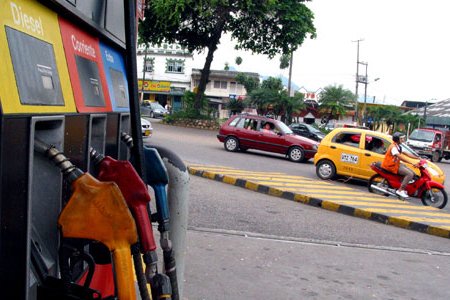 El año comienza con gasolina a menor precio