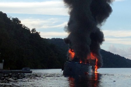 Armada Nacional apoya labores de rescate luego de siniestro de embarcación en Bahía Solano - Chocó