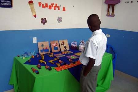 Colegio bilingüe Comfamar realiza  II Feria de Emprendimiento