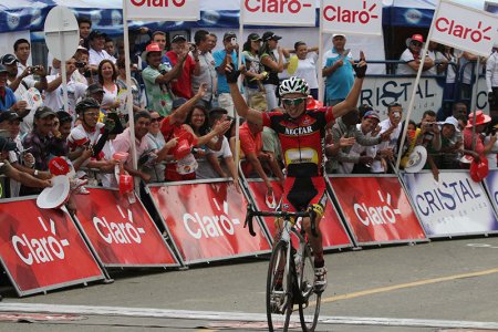  Álvaro Gómez de Aguardiente Néctar dominó la montaña en Bello para ganar la sexta etapa del Clásico RCN