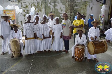 La Fundación Raíces Cultura y Folclor - RACUYFO entregó zapatos escolares a 90 niños del barrio Muro Yusti