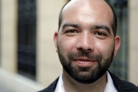 “Karen es un collage de muchas mujeres”: entrevista con Gabriel Rojas Vera, Director de la película Karen llora en un bus