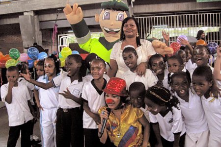 Con juegos y actividades culturales, la Gestora Social invita a los menores a una sana convivencia