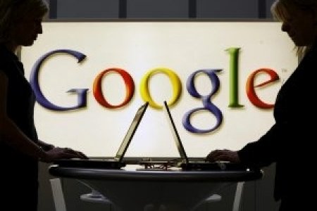 Google considera a buscadores de Facebook como rivales
