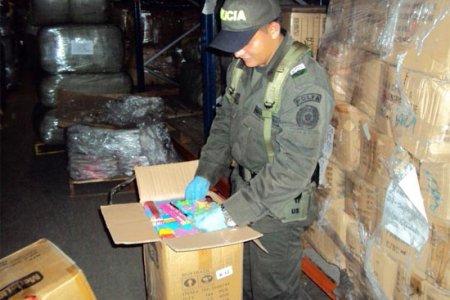 La DIAN en Buenaventura aprehende mercancías de contrabando por valor de 8.970 millones de pesos
