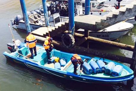 Armada Nacional inmoviliza embarcación ecuatoriana en aguas colombianas