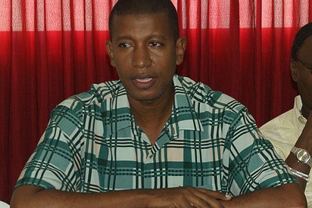La Universidad del Pacífico es un patrimonio público y en tal razón debemos reaccionar: José Carlos Rivas, consejero superior