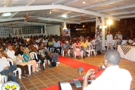 La Asociación de Peluqueros y Peinadoras Afro, sí que es un ejemplo de organización
