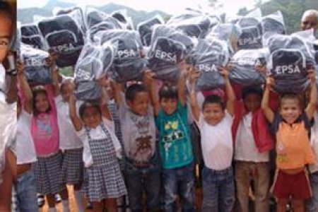EPSA entregó más de 17 mil kits escolares a niños del Valle del Cauca, Cauca y Tolima