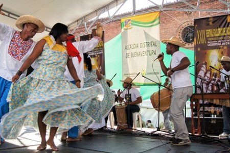 Esto es un preámbulo al más grande festival de música y danzas del pacífico: Juan Pablo Romero