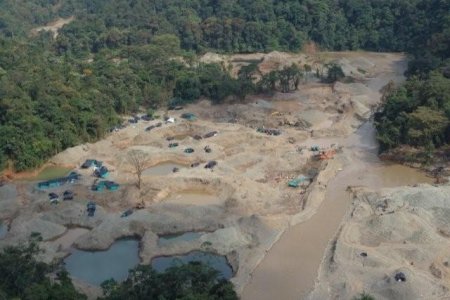 Minminas dijo que sólo permitirán cien máquinas en el Dagua, mientras se define la legalización
