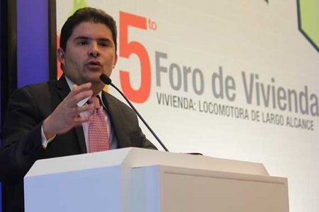 Es necesario aumentar la competencia bancaria para profundizar el acceso al crédito hipotecario: Ministro de Vivienda