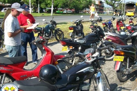 La Secretaría de Tránsito  y la Policía Nacional fortalecerán los controles para hacer cumplir la restricción de motos los fines de semana