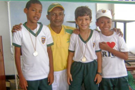Colegio Bilingüe Comfamar Comfenalco Valle ganó oro y plata en ajedrez