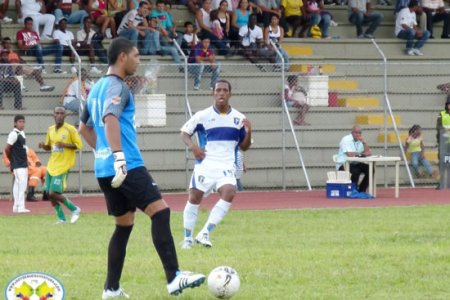 Con mayor efectividad en la portería contraria, el Dépor venció 2-1 al Pacífico en el Polideportivo El Cristal