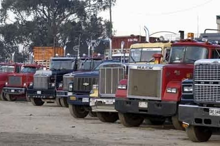 No hubo acuerdo para finalizar paro camionero
