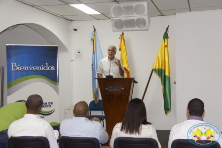 Enrique Peñalosa atendió invitación a conversatorio en la Cámara de Comercio