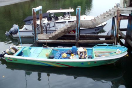 Retenida embarcación ecuatoriana con pesca ilegal