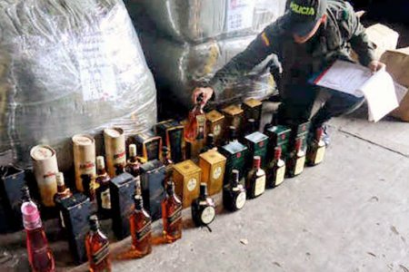 La Policía Nacional se incautó 20 botellas de whisky de diferentes marcas