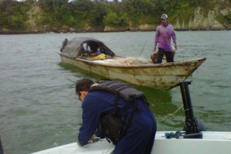 Rescatadas dos personas por Guardacostas en el mar pacífico