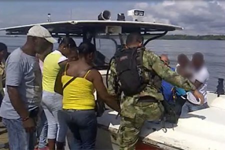Armada Nacional rescata 23 personas en el mar pacífico