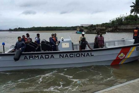 Armada Nacional rescata a 25 personas por emergencia en dos embarcaciones en aguas del pacífico