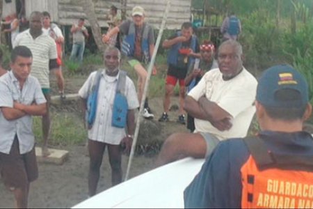 Armada Nacional rescató pasajeros de una embarcación