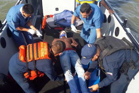 Armada Nacional rescata a 20 turistas en la bahía de Buenaventura