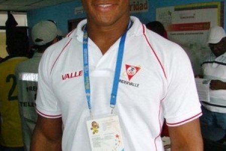 La otra cara del boxeador del momento Oscar Rivas