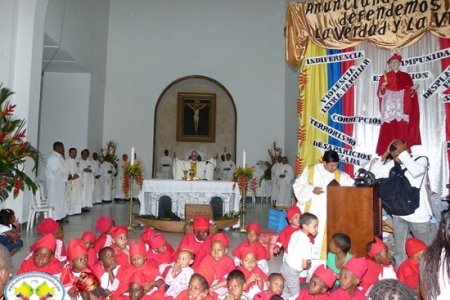 Asistencia masiva a la procesión con San Buenaventura