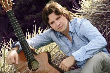“Me he dejado llevar por momentos de amor”: confesiones musicales de Santiago Palacino