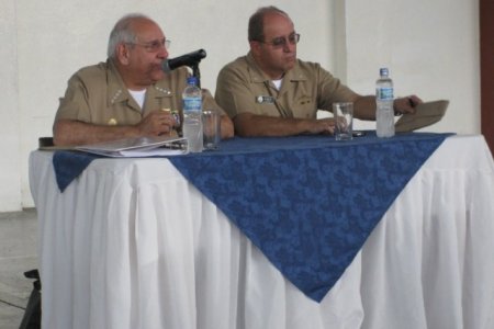 Segundo Comandante de la Armada Visita Fuerza Naval del Pacífico